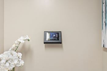 Luxer package room